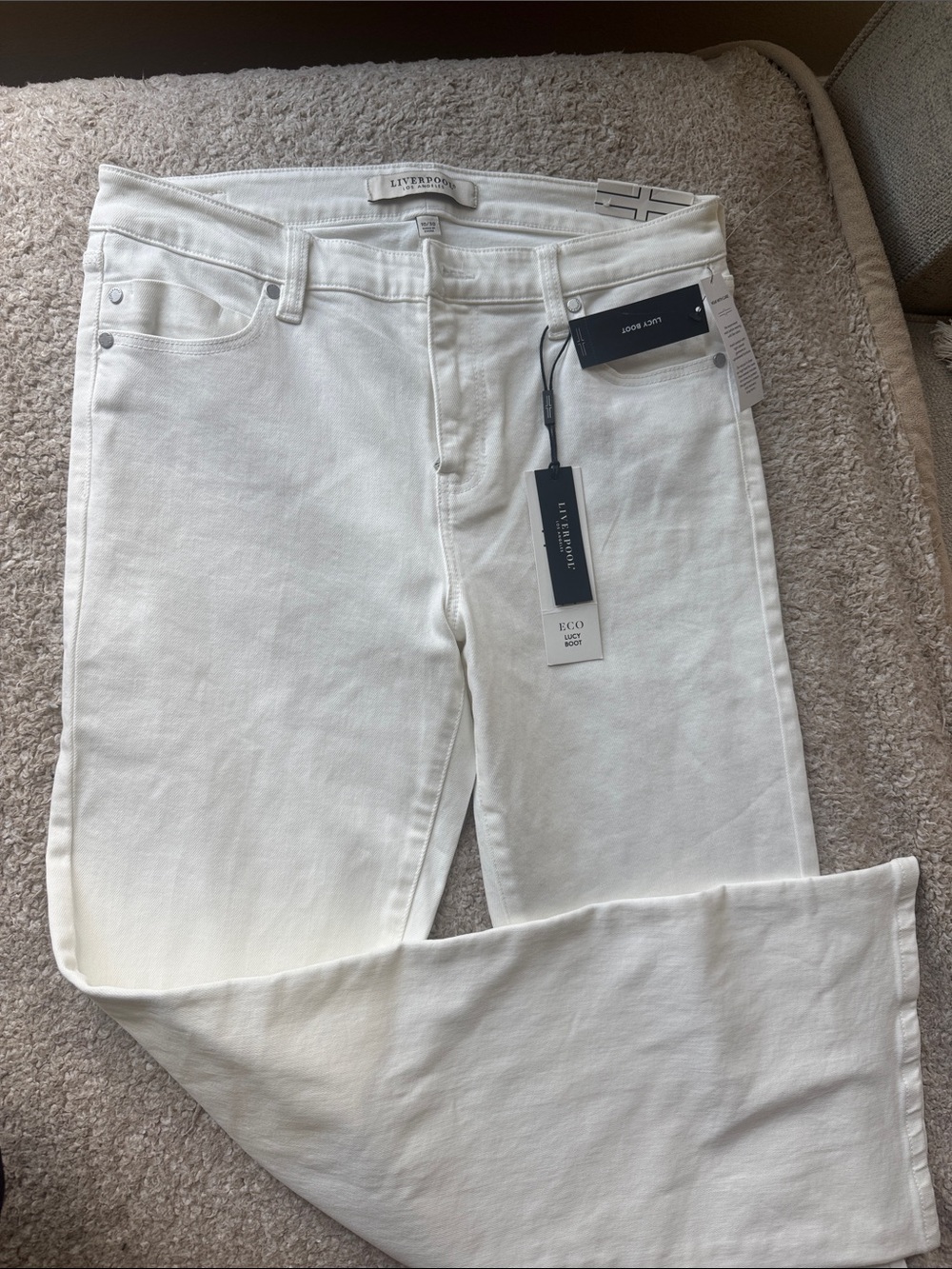 NWT Liverpool Los Angeles Lucy Bootcut jeans size 10/30 31” inseam